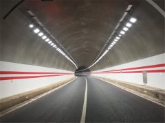 云南待补至功山高速公路