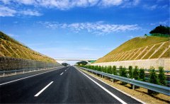 云南大保高速公路——首条跨越横断山区的高速